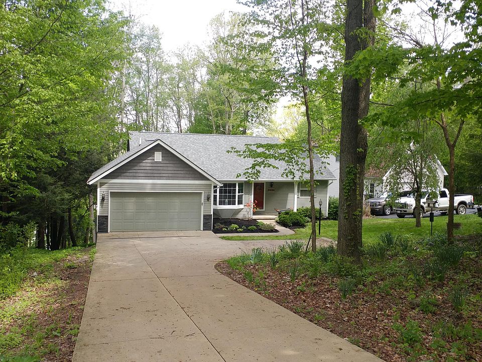 1st image of 697 Highland Hills Dr