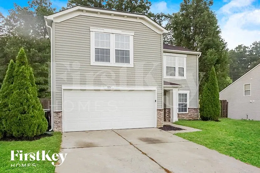3 bed, 2.5 bath, 2111 sqft, $2,250 — Photo 3