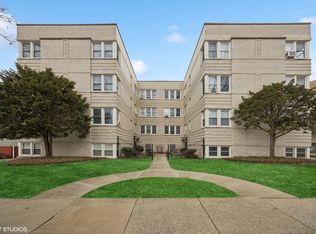 100 Pine Ave UNIT 3, Riverside, IL 60546