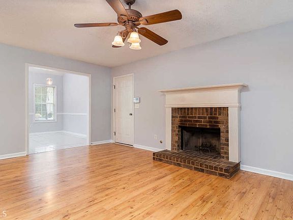 5th image of 510 Judith Ct