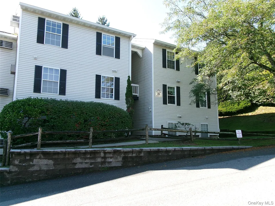 28 Lexington Hl #6