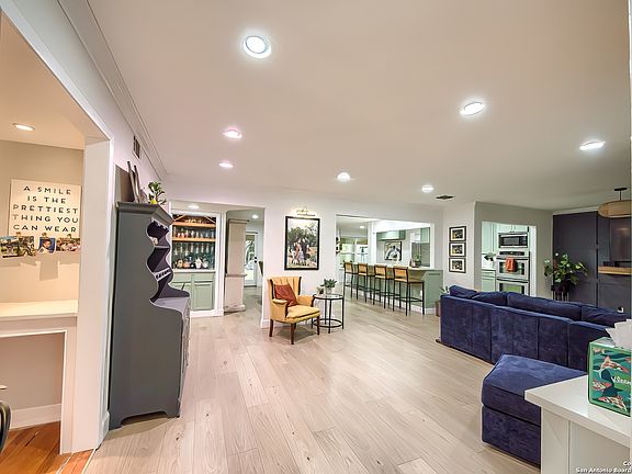 4th image of 119 Canyon Creek Dr