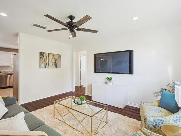 293 Old Spanish Trl, Valley View, TX 76272