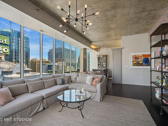 5th image of 550 N Saint Clair St APT 2106