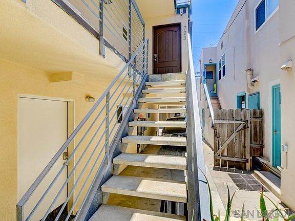 3rd image of 723 Ensenada Ct
