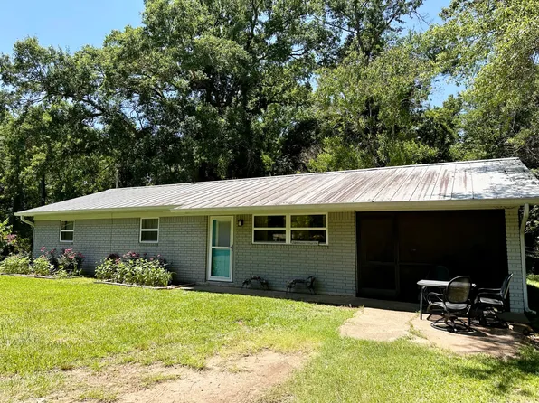 246 Indian Village Dr, Many, LA 71449