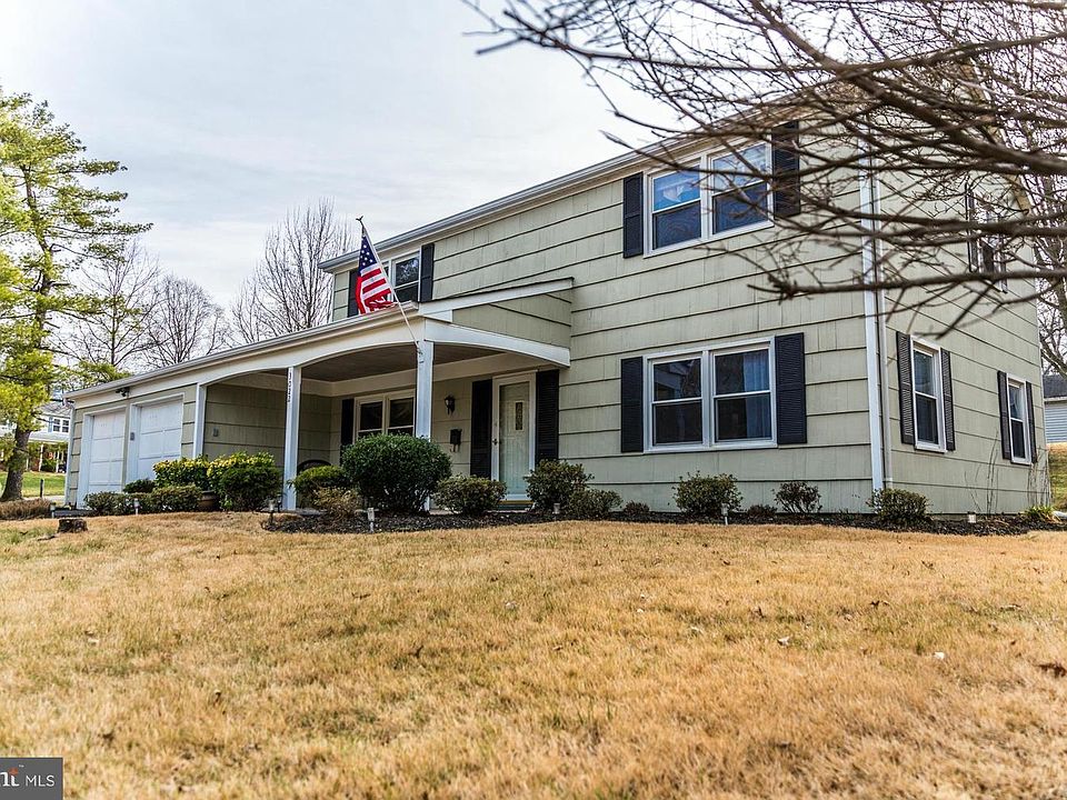 2nd image of 3022 Tyson Ln