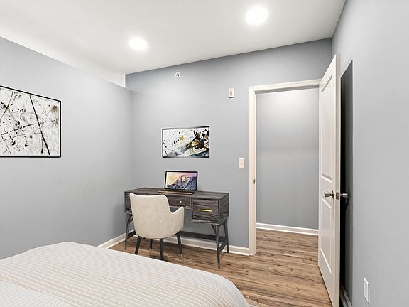 Bedroom (Virtual Staged)