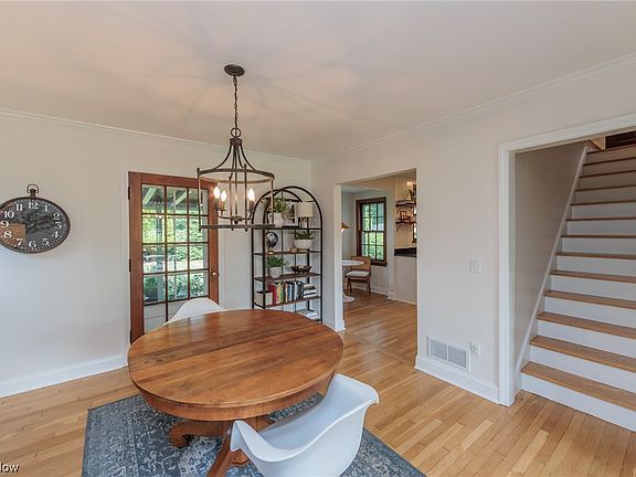 5th image of 1558 Rockland Ave