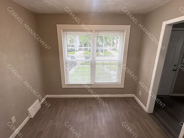 8606 Strathmoor St — Photo 3