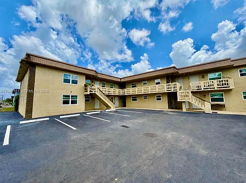 5771 SW 36th Ct #301 Photo 1