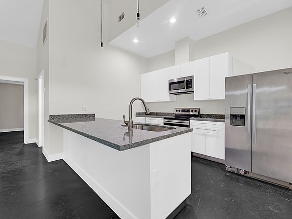 5th image of 308 N 17th St #B