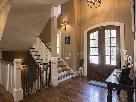 5th image of 1360 Dogwood Dr