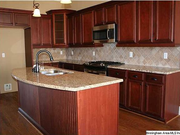 4th image of 525 Lakeridge Dr
