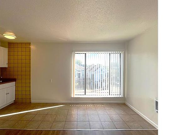 5th image of 3201 Adeline St #1