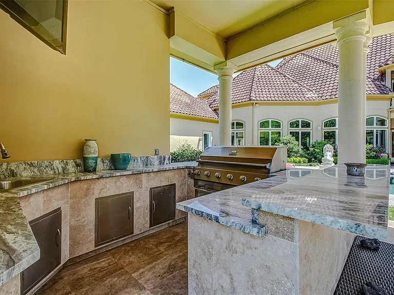 33202 W Haddon Ct — Photo 46