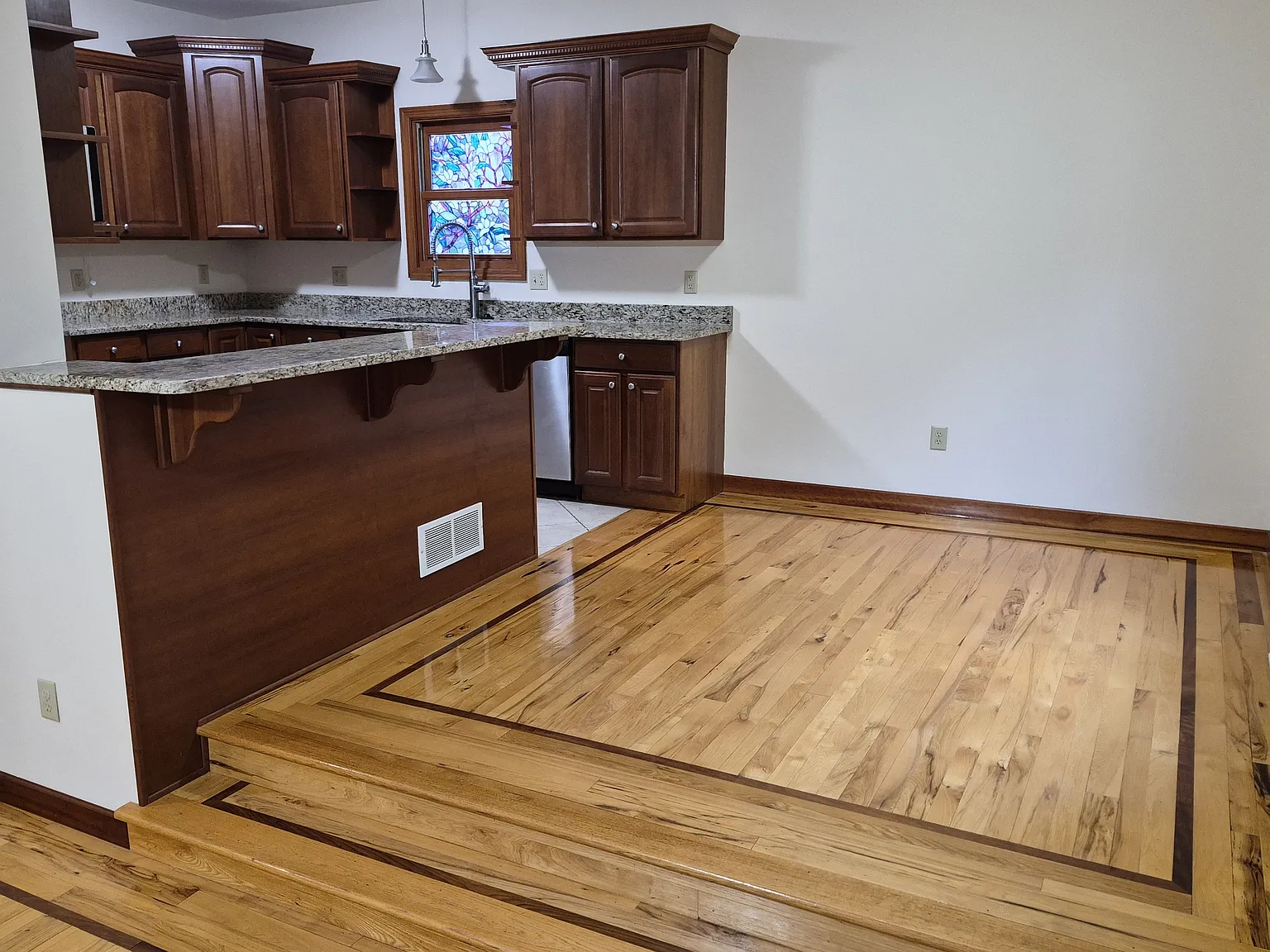 516 Lincoln Avenue - 1 — Photo 3