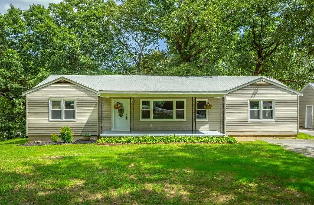 3508 Thrushwood Dr — Photo 1