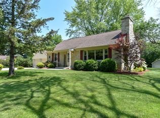 9722 N Cedarburg Rd, Mequon, WI 53092