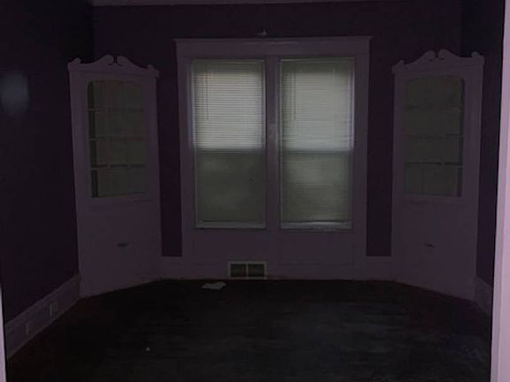5th image of 212 Charles St