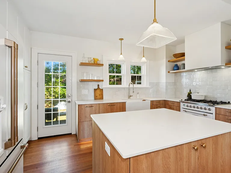 139 Edgemere Dr — Photo 13