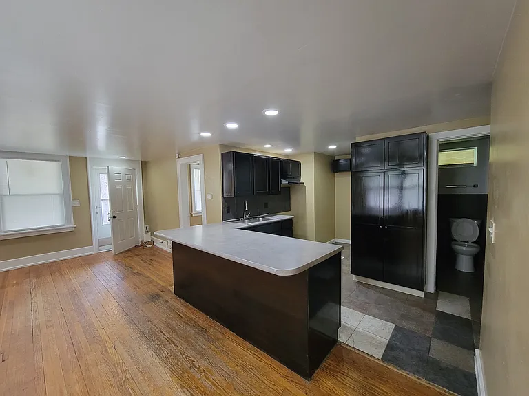 4876 Maple St — Photo 3