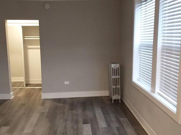 3rd image of 6126 S Woodlawn Ave #6128-240
