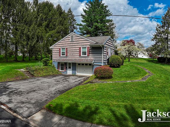 4th image of 218 Kendall Ave