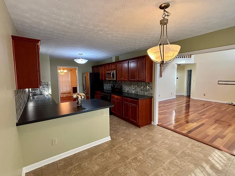 4710 Bay Cove Ct — Photo 16