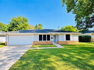 706 W Lobit St, Baytown, TX 77520