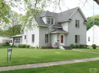 240 S 2nd St, Sheffield, IA 50475