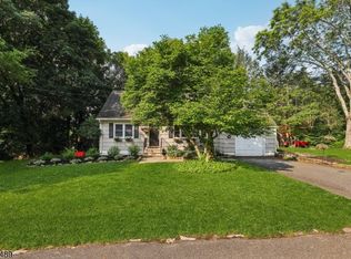 11 Wynding Way, Rockaway, NJ 07866