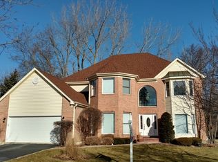 1016 W Bombay Way, Palatine, IL 60067