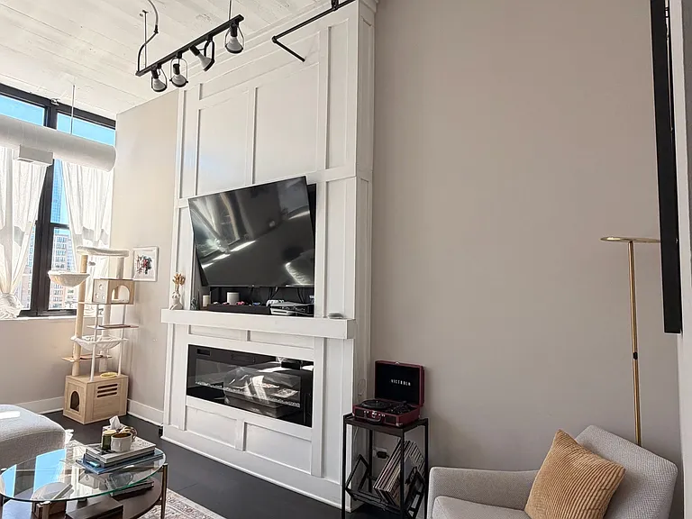843 W Adams St #506 — Photo 4