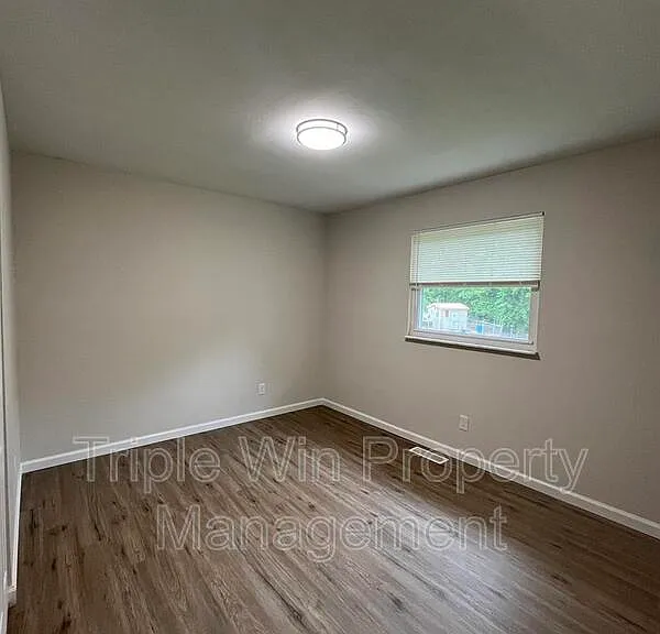 1014 Sunridge Trl W — Photo 23