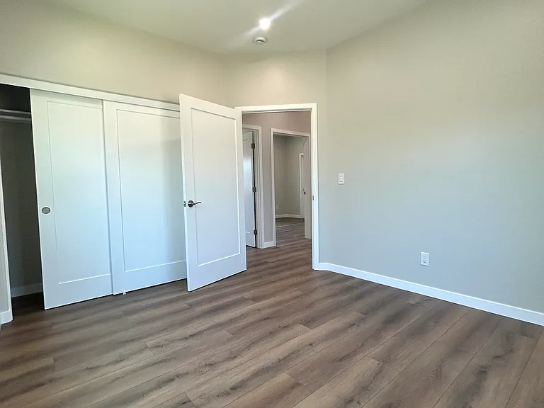 238 N Drexel Ave — Photo 21