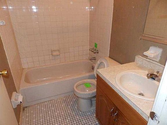 Bathroom Unit B