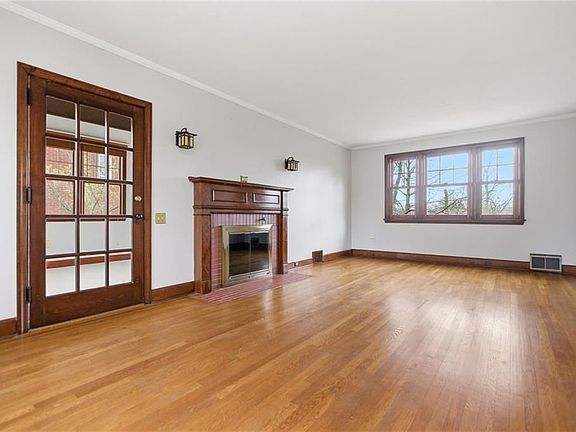 5th image of 811 W Monroe Cir