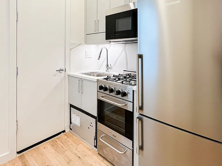 200 Mott St #12A — Photo 3