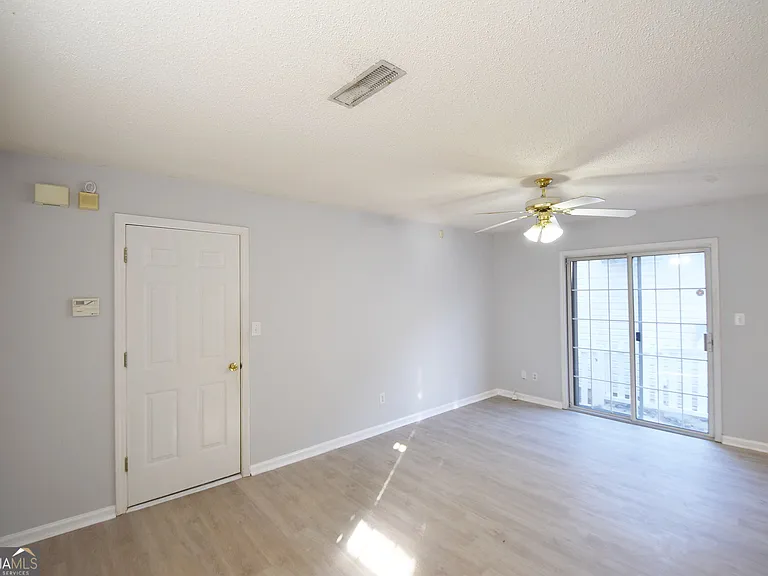 147 S Fairfield Dr — Photo 7