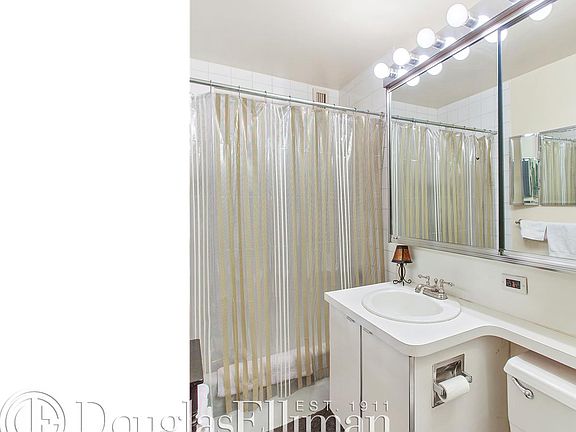 4th image of 148 W 23rd St APT 5H