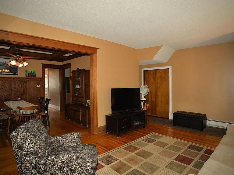 304 Bedford Ave #1 — Photo 2