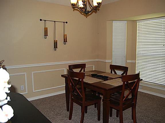 2nd image of 1156 Taylor Ln