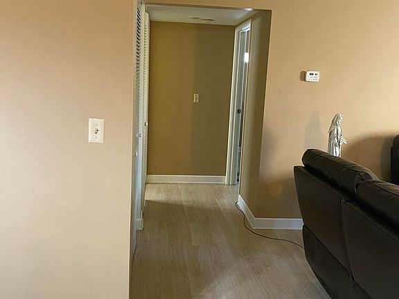 5th image of 2106 Pauline Blvd