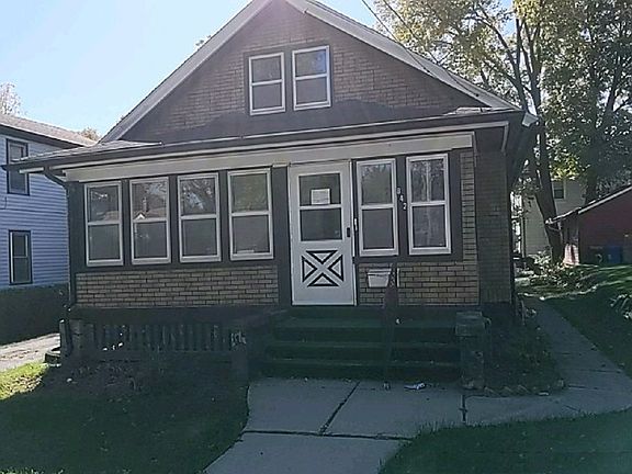 2nd image of 842 Lincoln Ave
