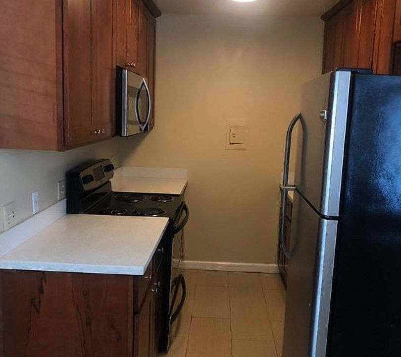 1st image of 3716 Poinciana Dr #12