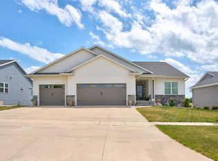 3055 Ridgeview Dr, Ely, IA 52227