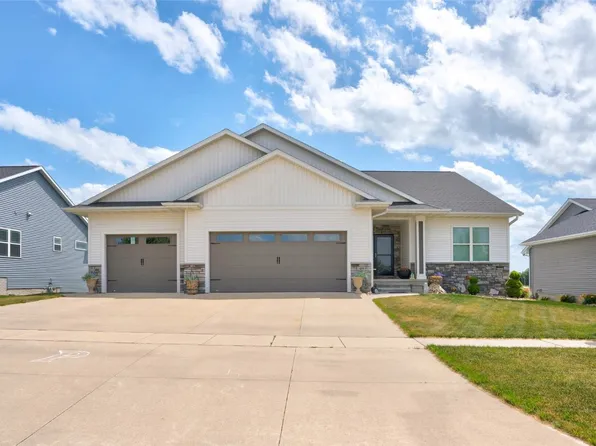 3055 Ridgeview Dr, Ely, IA 52227
