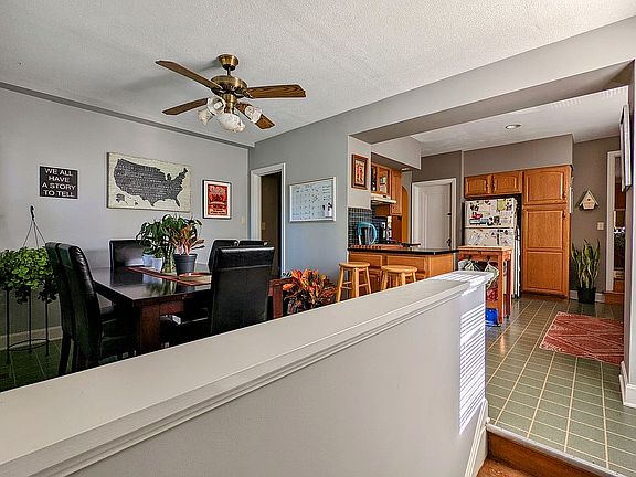 3rd image of 1357 Covedale Ave