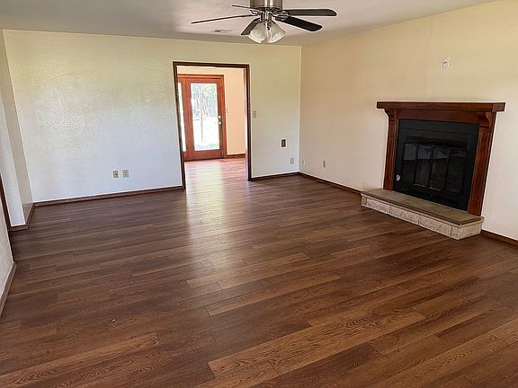 2nd image of 1420 Queens Ave